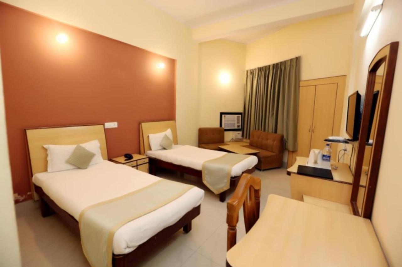 Hotel Krishna Palace , Ayodhya Exterior foto