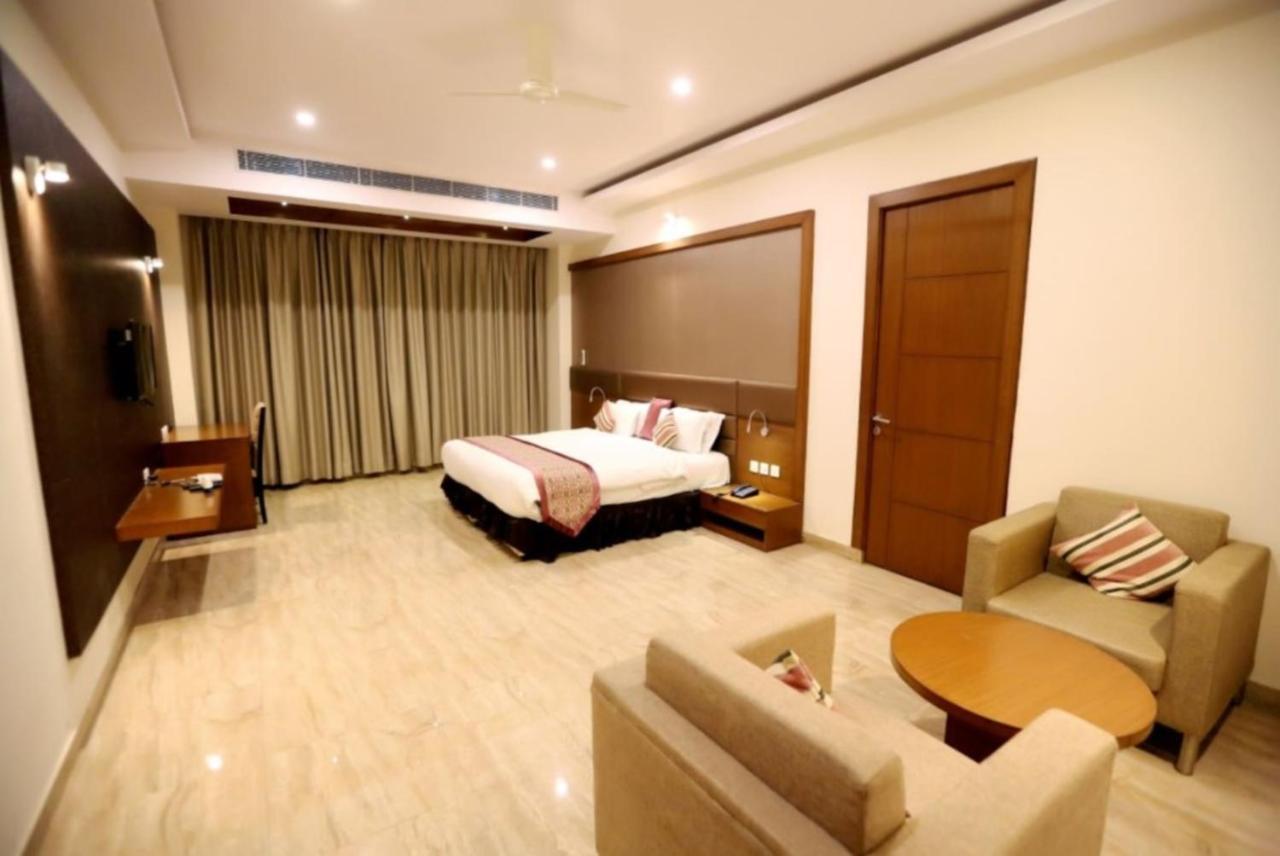Hotel Krishna Palace , Ayodhya Exterior foto