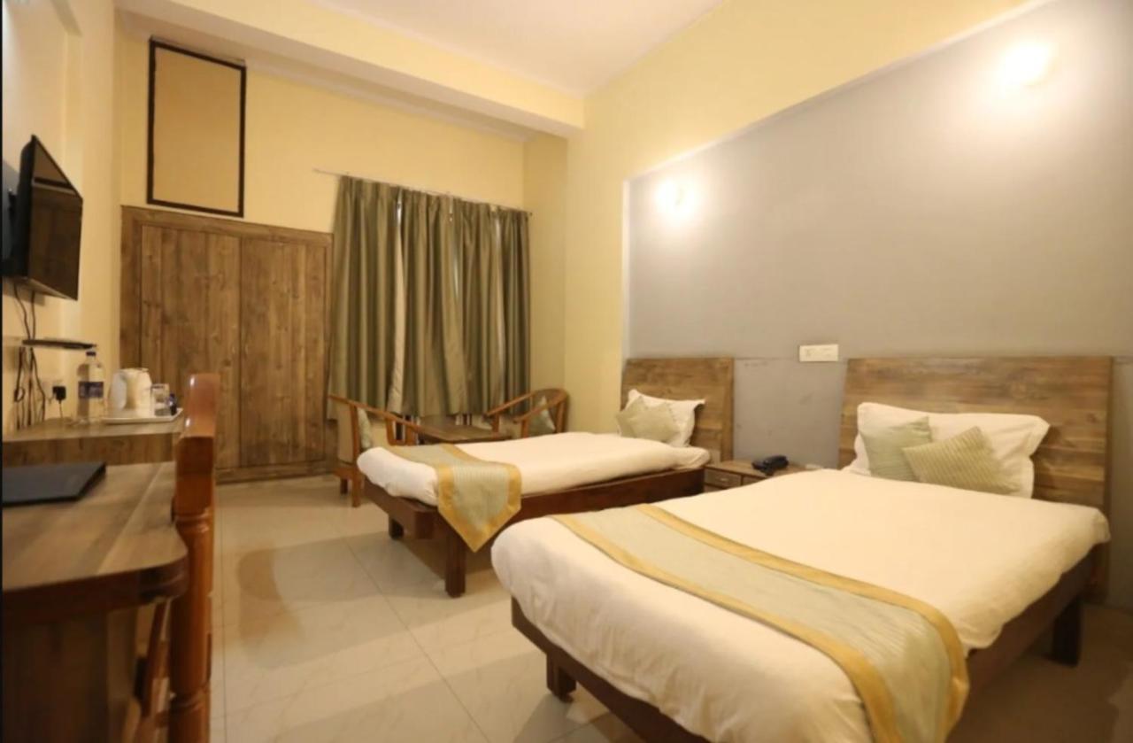 Hotel Krishna Palace , Ayodhya Exterior foto